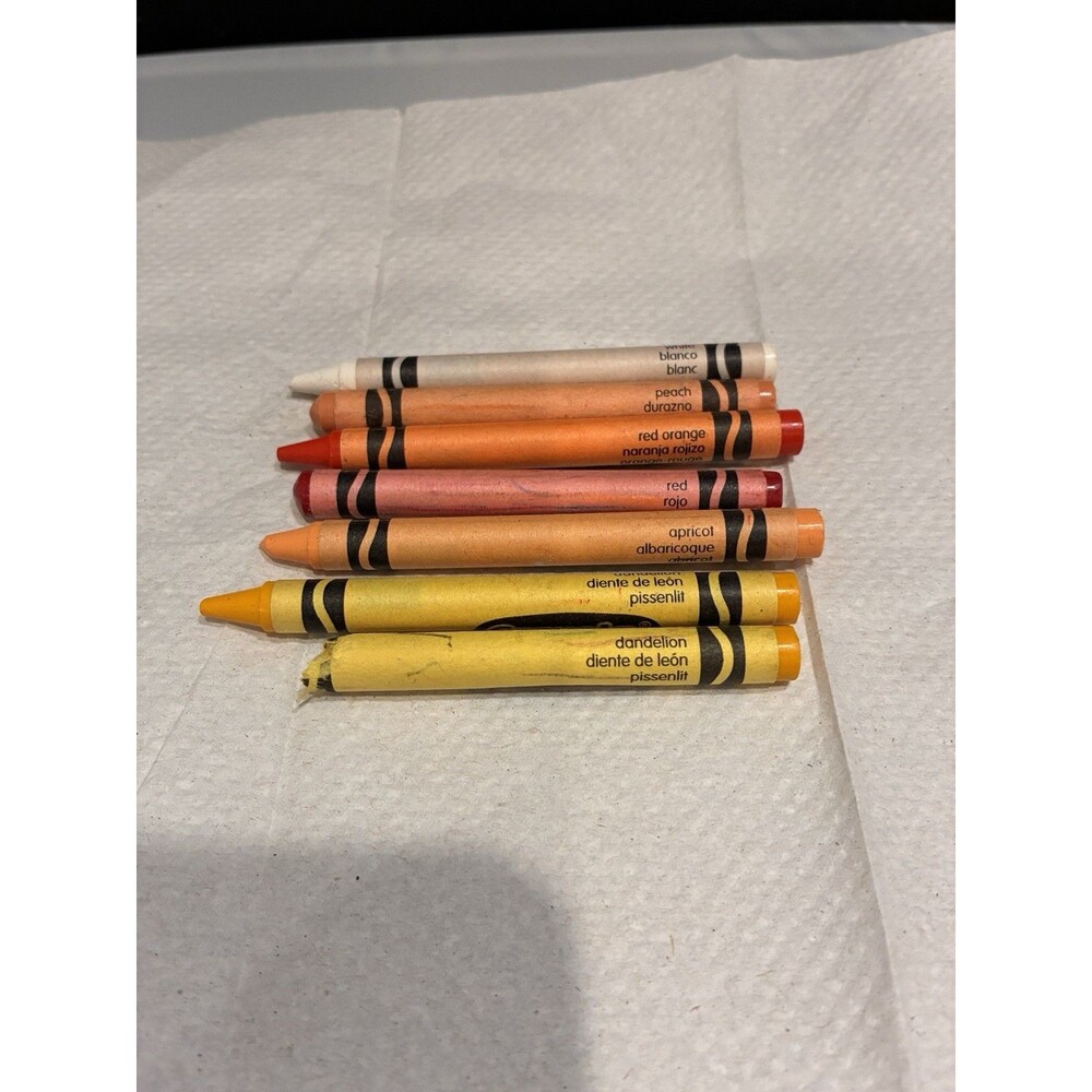 7 Crayola Crayon Includes 2 Retired Dandelion